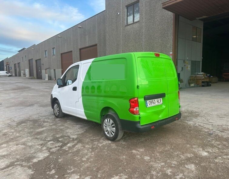 NISSAN NV200